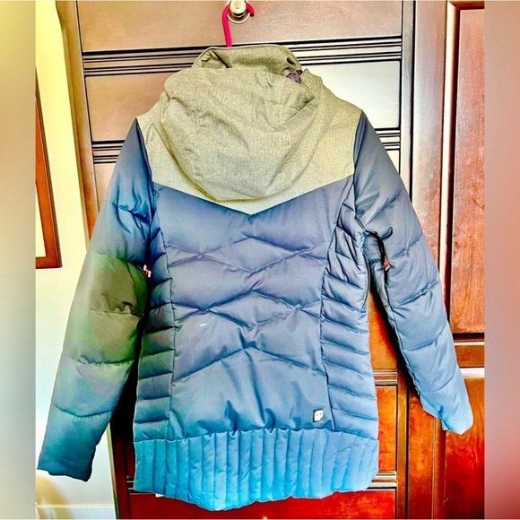 SOLD! Orage insulated snowboard, winter coat. Brand new with tags - Picture 2 of 16